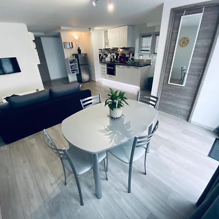 Appartement Moderne et Parking Privé Toul Esterno foto