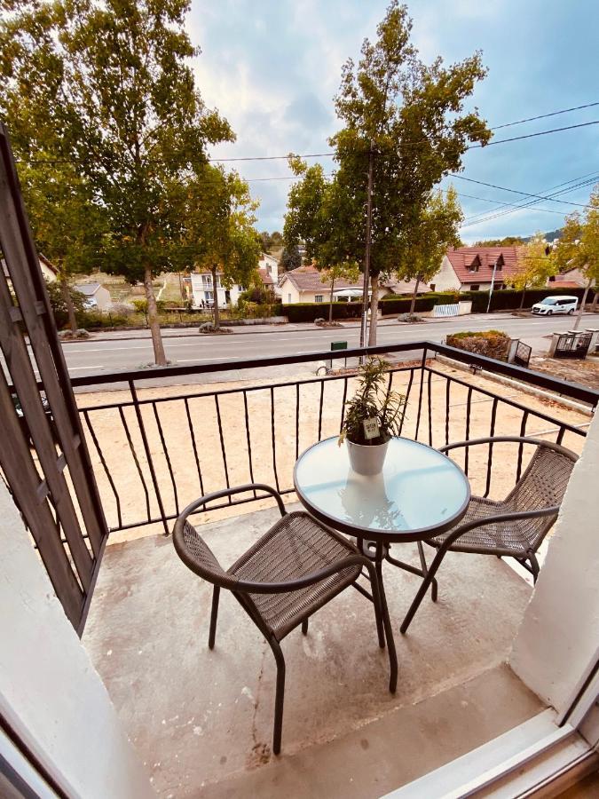 Appartement Moderne et Parking Privé Toul Esterno foto