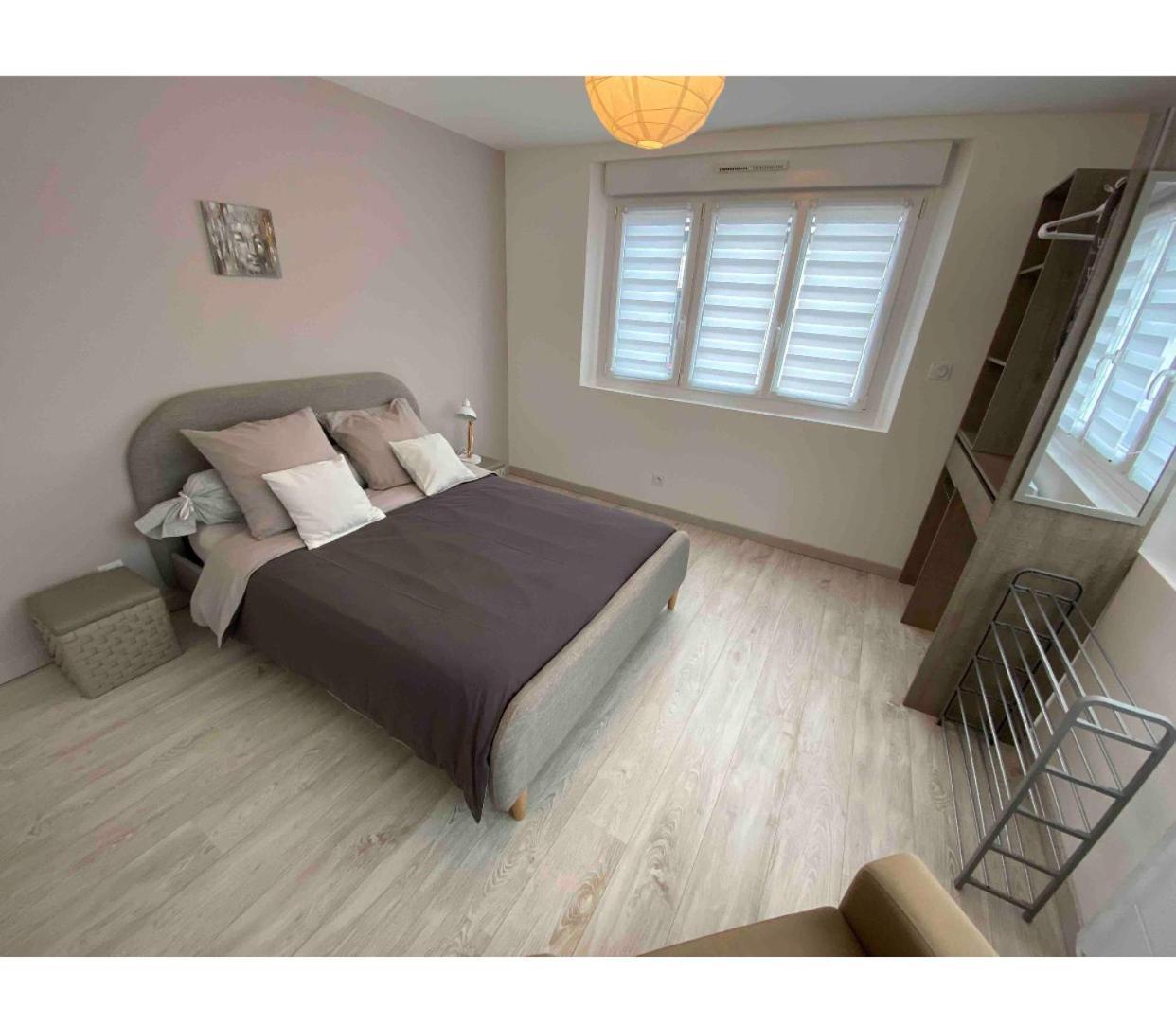 Appartement Moderne et Parking Privé Toul Esterno foto