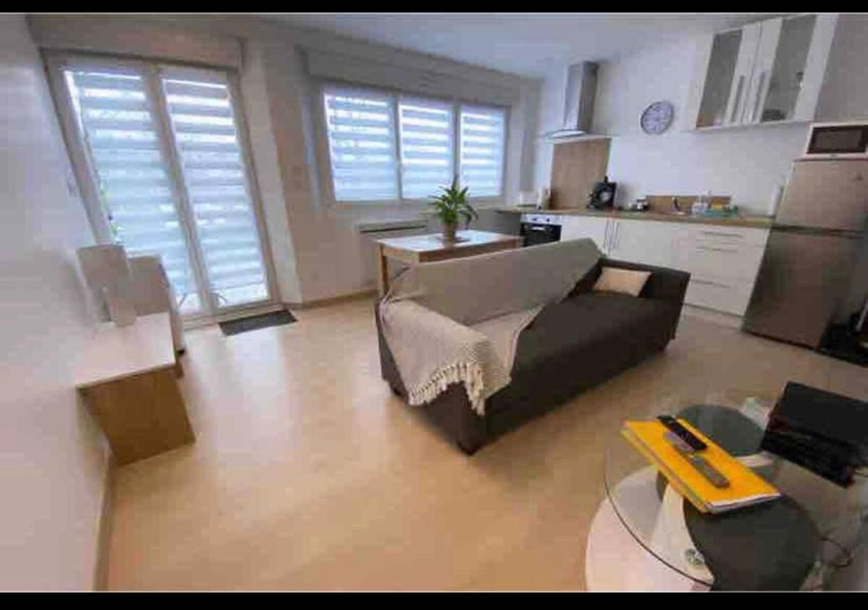 Appartement Moderne et Parking Privé Toul Esterno foto
